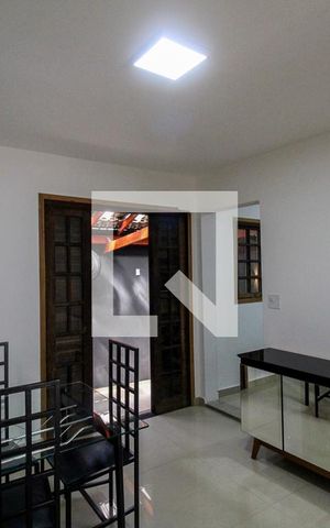 Casa à venda com 130m², 3 quartos e 2 vagas Casa à venda com 130m², 3 quartos e 2 vagasSala
