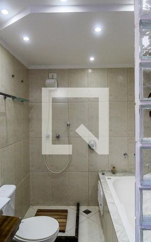 Casa à venda com 130m², 3 quartos e 2 vagas Casa à venda com 130m², 3 quartos e 2 vagasBanheiro