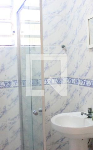 Casa à venda com 200m², 2 quartos e 2 vagasBanheiro de Serviço