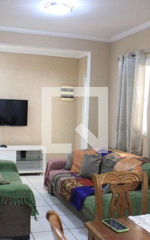 Casa à venda com 200m², 2 quartos e 2 vagasSala