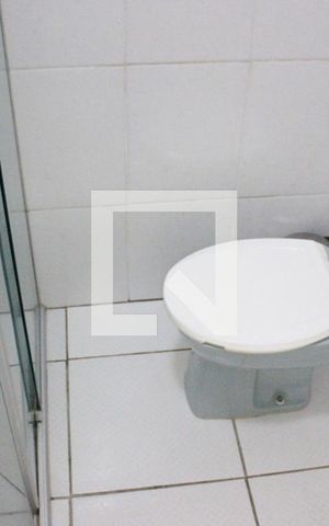 Casa à venda com 200m², 2 quartos e 2 vagasBanheiro 