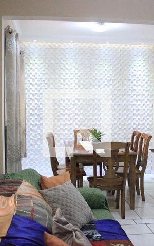 Casa à venda com 200m², 2 quartos e 2 vagasSala
