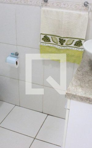 Casa à venda com 200m², 2 quartos e 2 vagasBanheiro 