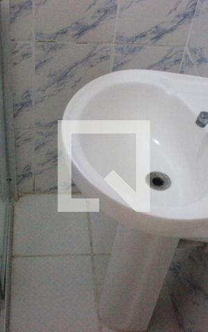 Casa à venda com 200m², 2 quartos e 2 vagasBanheiro de Serviço