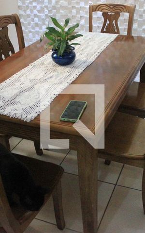 Casa à venda com 200m², 2 quartos e 2 vagasSala