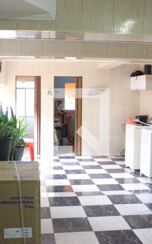 Casa à venda com 223m², 4 quartos e 3 vagasSalão de festas