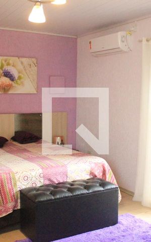 Casa à venda com 223m², 4 quartos e 3 vagasSuíte