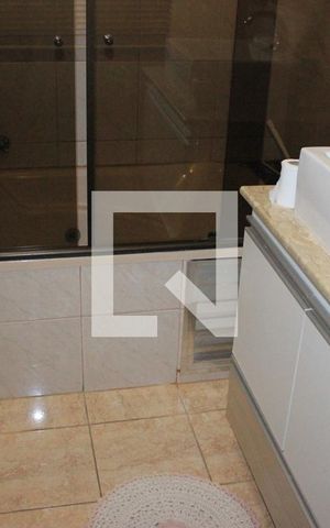 Casa à venda com 223m², 4 quartos e 3 vagasBanheiro 1