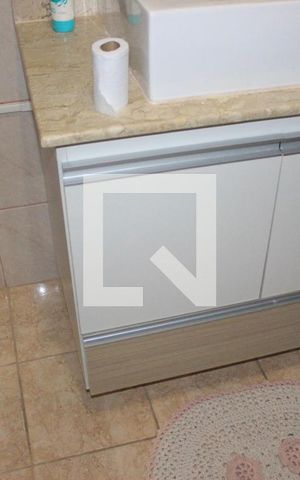 Casa à venda com 223m², 4 quartos e 3 vagasBanheiro 1