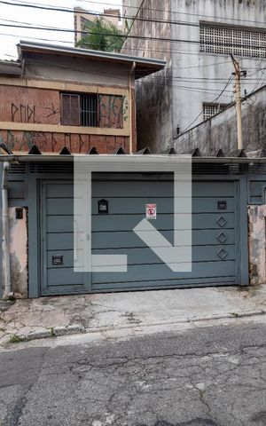 Casa à venda com 183m², 2 quartos e 2 vagasFachada