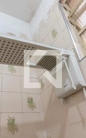 Casa à venda com 183m², 2 quartos e 2 vagasBanheiro 1
