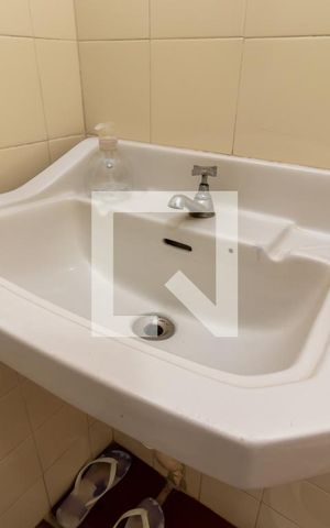 Casa à venda com 183m², 2 quartos e 2 vagasBanheiro de Serviço