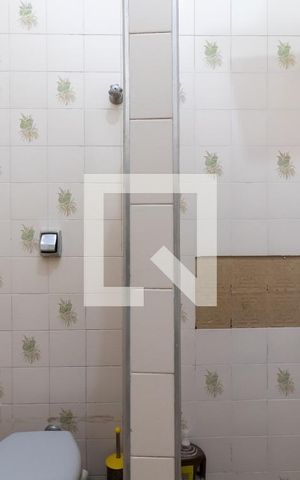 Casa à venda com 183m², 2 quartos e 2 vagasBanheiro 1