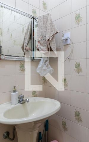 Casa à venda com 183m², 2 quartos e 2 vagasBanheiro 1