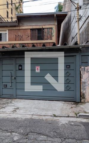 Casa à venda com 183m², 2 quartos e 2 vagasFachada