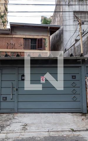 Casa à venda com 183m², 2 quartos e 2 vagasFachada