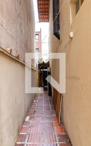 Casa à venda com 183m², 2 quartos e 2 vagasCorredor Lateral