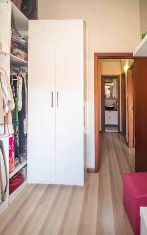 Casa à venda com 100m², 3 quartos e 1 vaga Casa à venda com 100m², 3 quartos e 1 vagaCloset