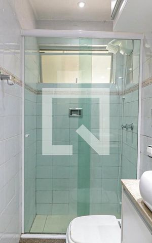Apartamento à venda com 57m², 2 quartos e 1 vaga Apartamento à venda com 57m², 2 quartos e 1 vagaBanheiro