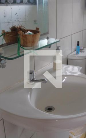 Casa para alugar com 330m², 4 quartos e 4 vagasPia banheiro da suíte 1