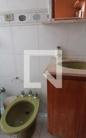 Casa para alugar com 330m², 4 quartos e 4 vagasBanheiro da suíte 2