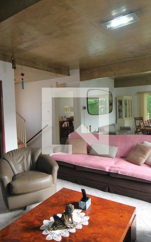 Casa para alugar com 330m², 4 quartos e 4 vagasSala