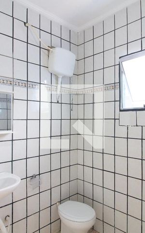 Casa para alugar com 119m², 2 quartos e 1 vaga Casa para alugar com 119m², 2 quartos e 1 vagaBanheiro