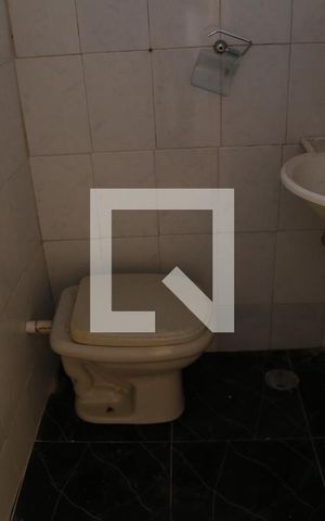 Casa para alugar com 30m², 1 quarto e sem vagaBanheiro