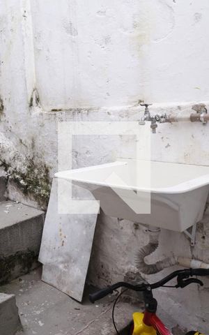 Casa para alugar com 30m², 1 quarto e sem vagaÁrea de Serviço