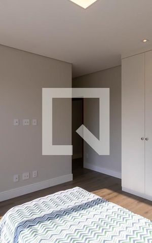 Casa de condomínio à venda com 304m², 3 quartos e 3 vagas Casa de condomínio à venda com 304m², 3 quartos e 3 vagasQuarto da suíte 2