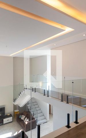 Casa de condomínio à venda com 304m², 3 quartos e 3 vagas Casa de condomínio à venda com 304m², 3 quartos e 3 vagasHall do pavimento superior
