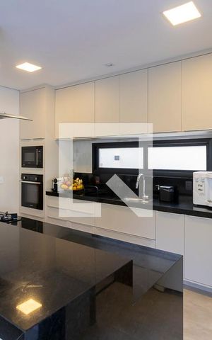 Casa de condomínio à venda com 304m², 3 quartos e 3 vagas Casa de condomínio à venda com 304m², 3 quartos e 3 vagasCozinha