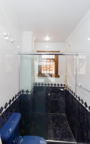 Casa à venda com 700m², 4 quartos e 4 vagasBanheiro da Suíte 3
