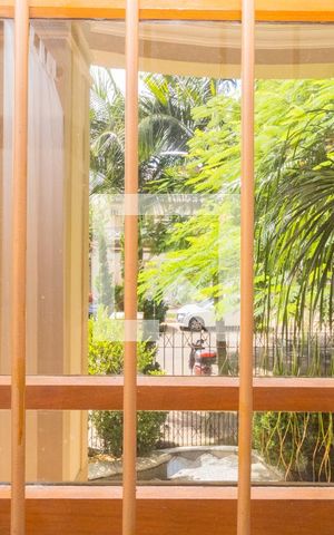 Casa à venda com 700m², 4 quartos e 4 vagasSala 1-Vista