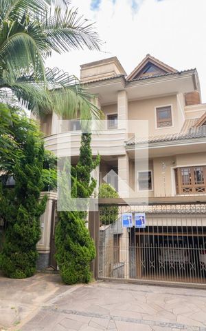 Casa à venda com 700m², 4 quartos e 4 vagasFachada