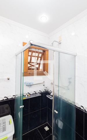 Casa à venda com 700m², 4 quartos e 4 vagasBanheiro da Suíte 1