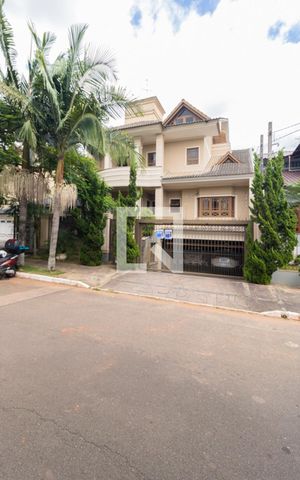 Casa à venda com 700m², 4 quartos e 4 vagasFachada