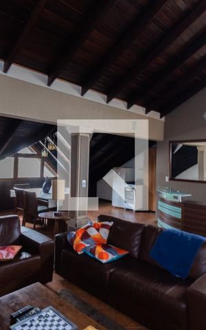 Casa à venda com 700m², 4 quartos e 4 vagasSótão