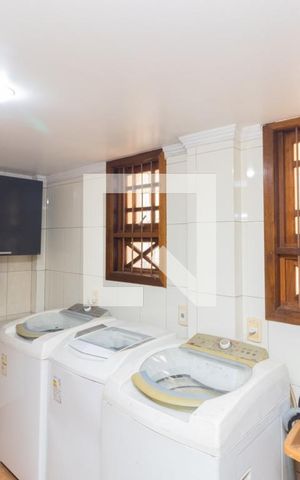 Casa à venda com 700m², 4 quartos e 4 vagasÁrea de Serviço