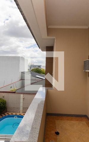 Casa à venda com 700m², 4 quartos e 4 vagasQuarto Suíte 1-Varanda