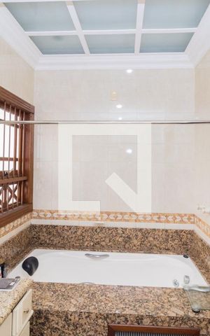 Casa à venda com 700m², 4 quartos e 4 vagasBanheiro da Suíte 4