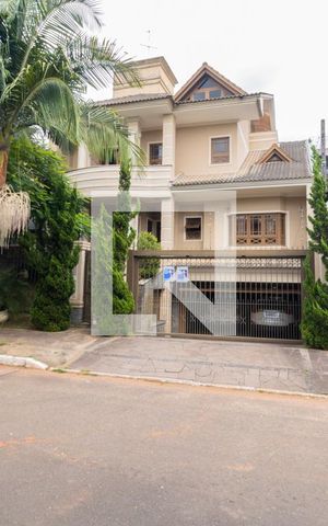 Casa à venda com 700m², 4 quartos e 4 vagasFachada