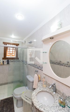 Casa à venda com 700m², 4 quartos e 4 vagasBanheiro da Suíte 2