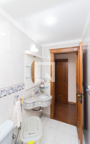 Casa à venda com 700m², 4 quartos e 4 vagasBanheiro da Suíte 2