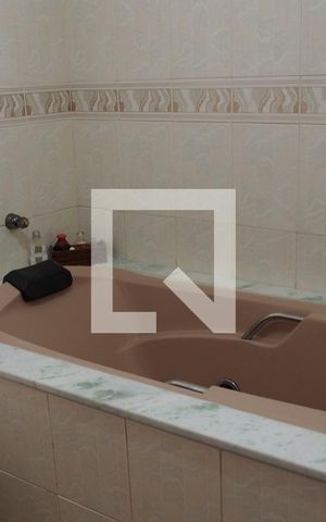 Casa de condomínio à venda com 600m², 4 quartos e 15 vagasBanheiro da Suíte 2