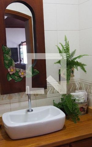 Casa de condomínio à venda com 600m², 4 quartos e 15 vagasLavabo
