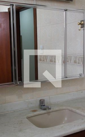 Casa de condomínio à venda com 600m², 4 quartos e 15 vagasBanheiro da Suíte 2
