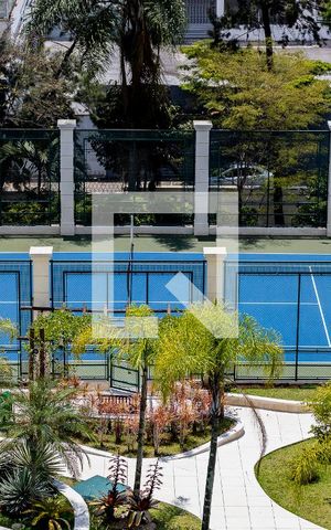 Apartamento à venda com 205m², 3 quartos e 4 vagas Apartamento à venda com 205m², 3 quartos e 4 vagasQuadra de Tênis