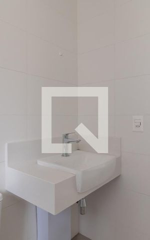 Apartamento à venda com 263m², 4 quartos e 6 vagasBanheiro da Suíte 2