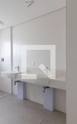 Apartamento à venda com 263m², 4 quartos e 6 vagasBanheiro da Suíte Principal
